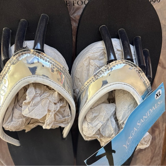 NWT Yoga Sandals ~ Silver ~ Size XL - Picture 11 of 11
